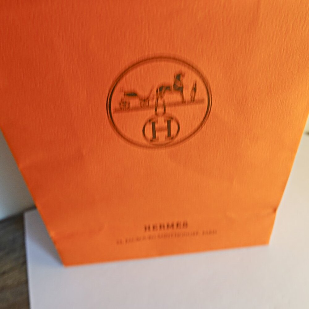 NEW Hermes Empty Orange Shopping Gift Paper Bag Tote Medium 11.25 x 8.25 x 3.2